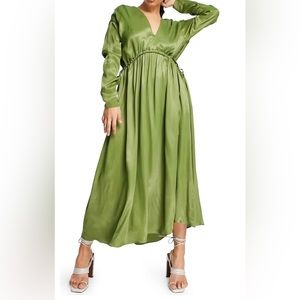 Oversize Long Sleeve Satin Midi Dress
ASOS DESIGN